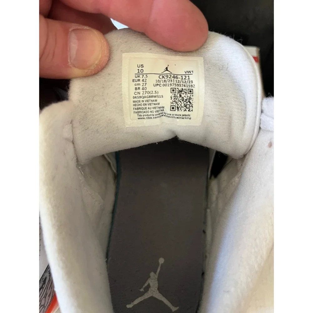 Air Jordan 3‎ Georgia Peach